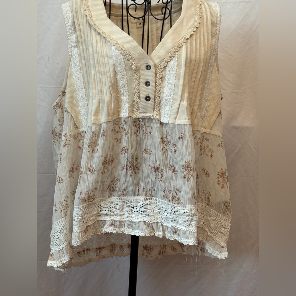 263 - POL Cream and White Floral Lace Blouse
